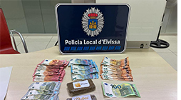 Detenidos dos jóvenes por presunto tráfico de drogas después de intentar huir de la Policía Local de Ibiza